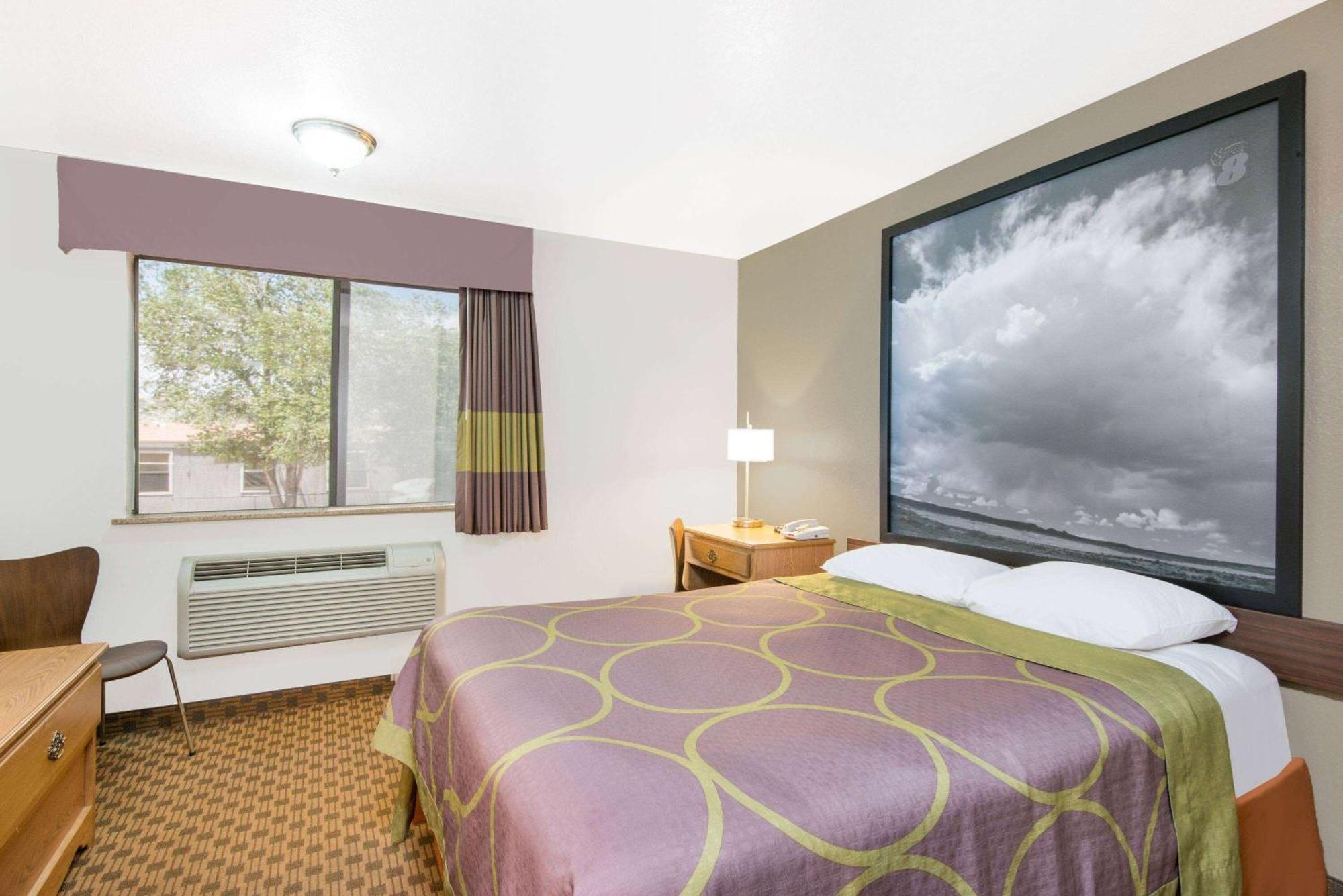 Super 8 By Wyndham Santa Rosa Hotel Luaran gambar
