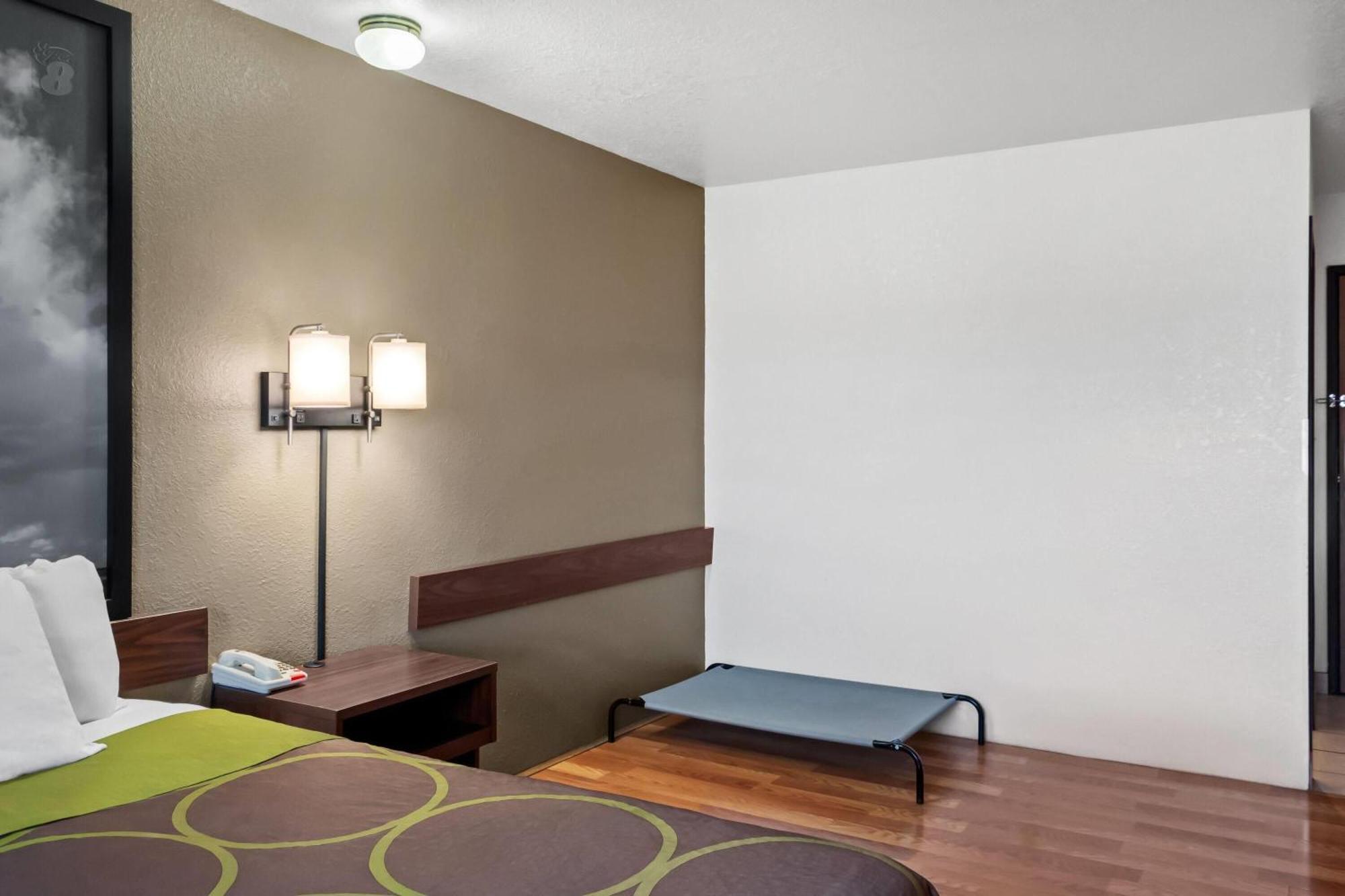 Super 8 By Wyndham Santa Rosa Hotel Luaran gambar