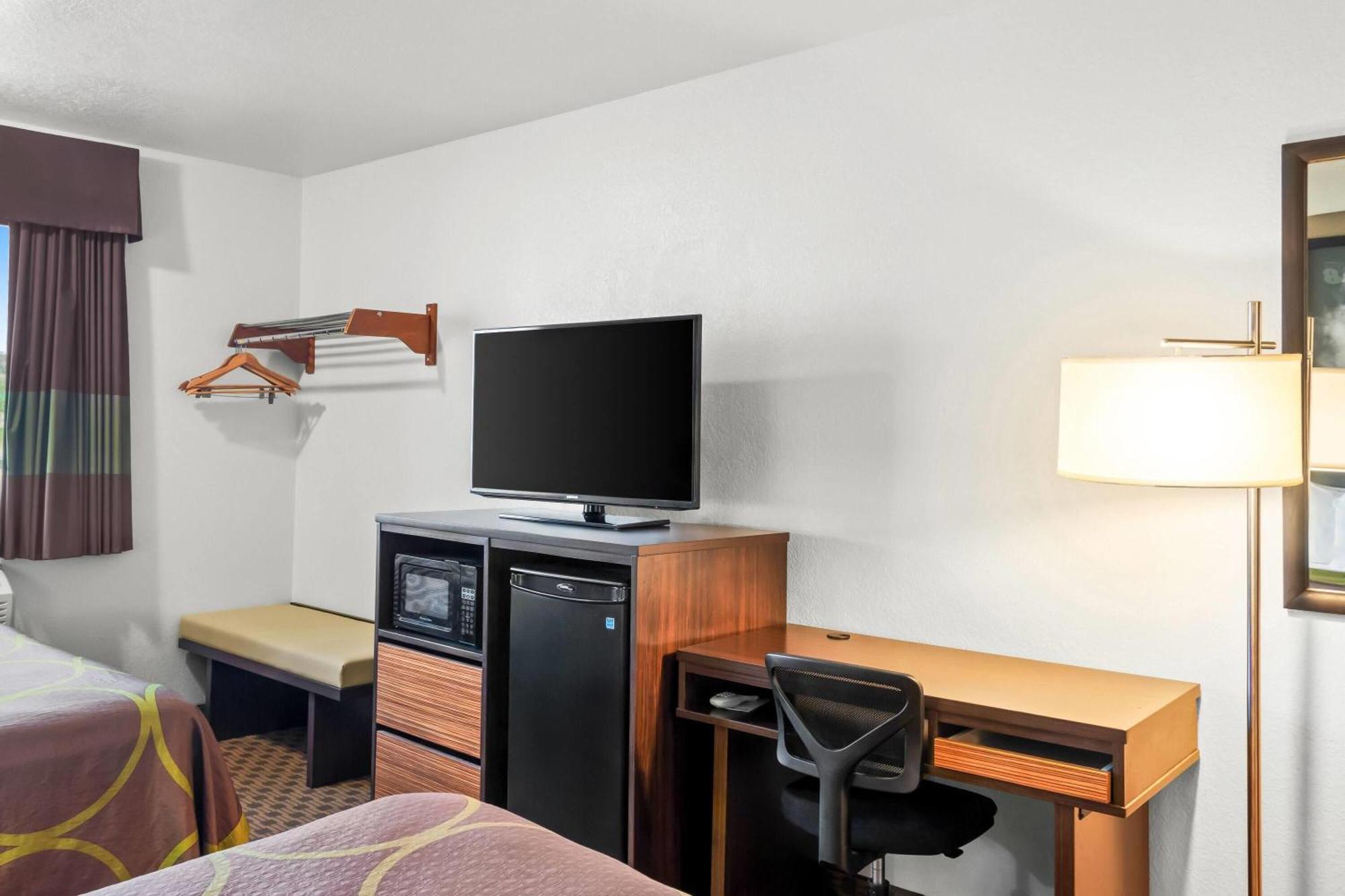 Super 8 By Wyndham Santa Rosa Hotel Luaran gambar