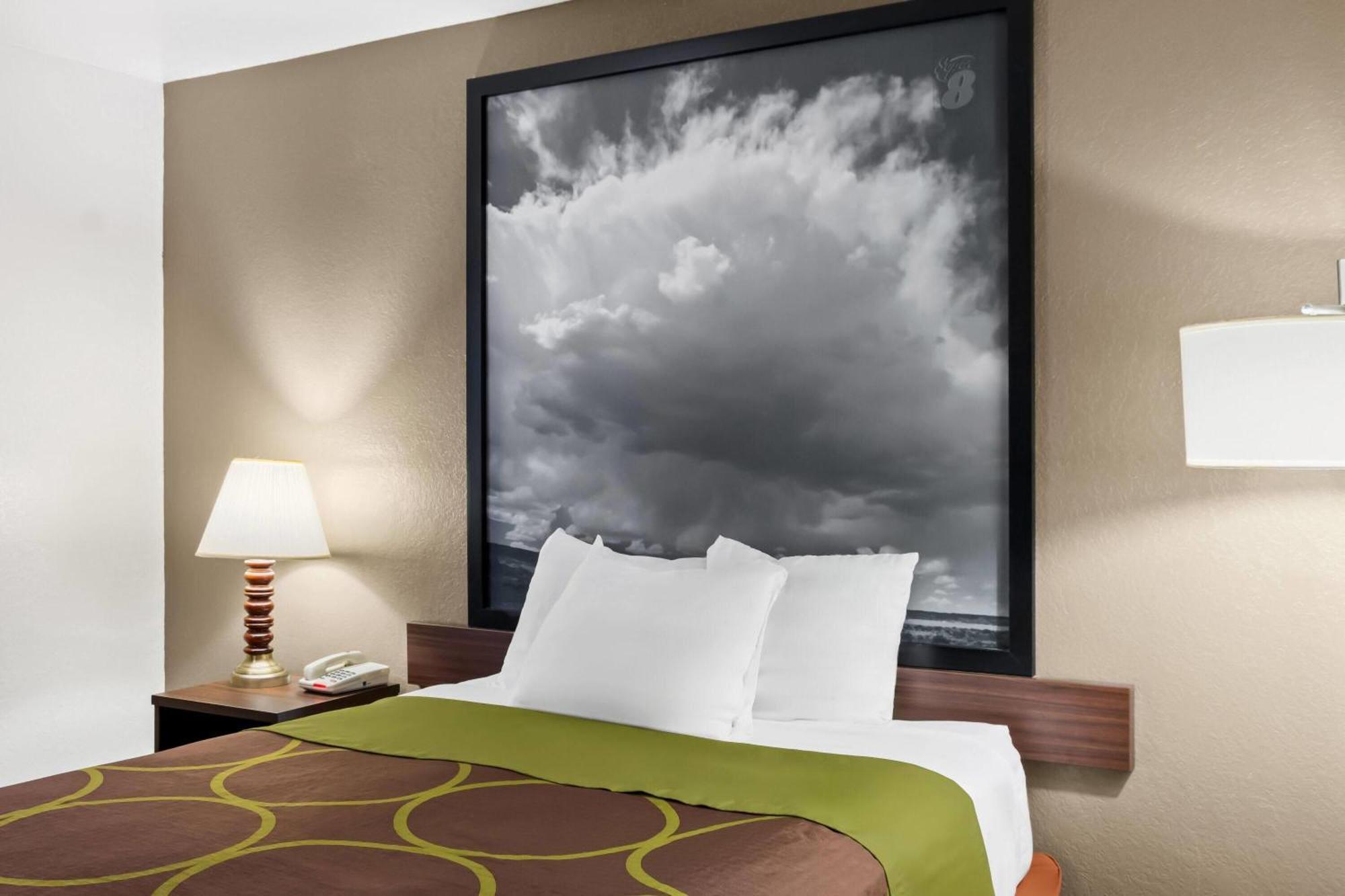 Super 8 By Wyndham Santa Rosa Hotel Luaran gambar