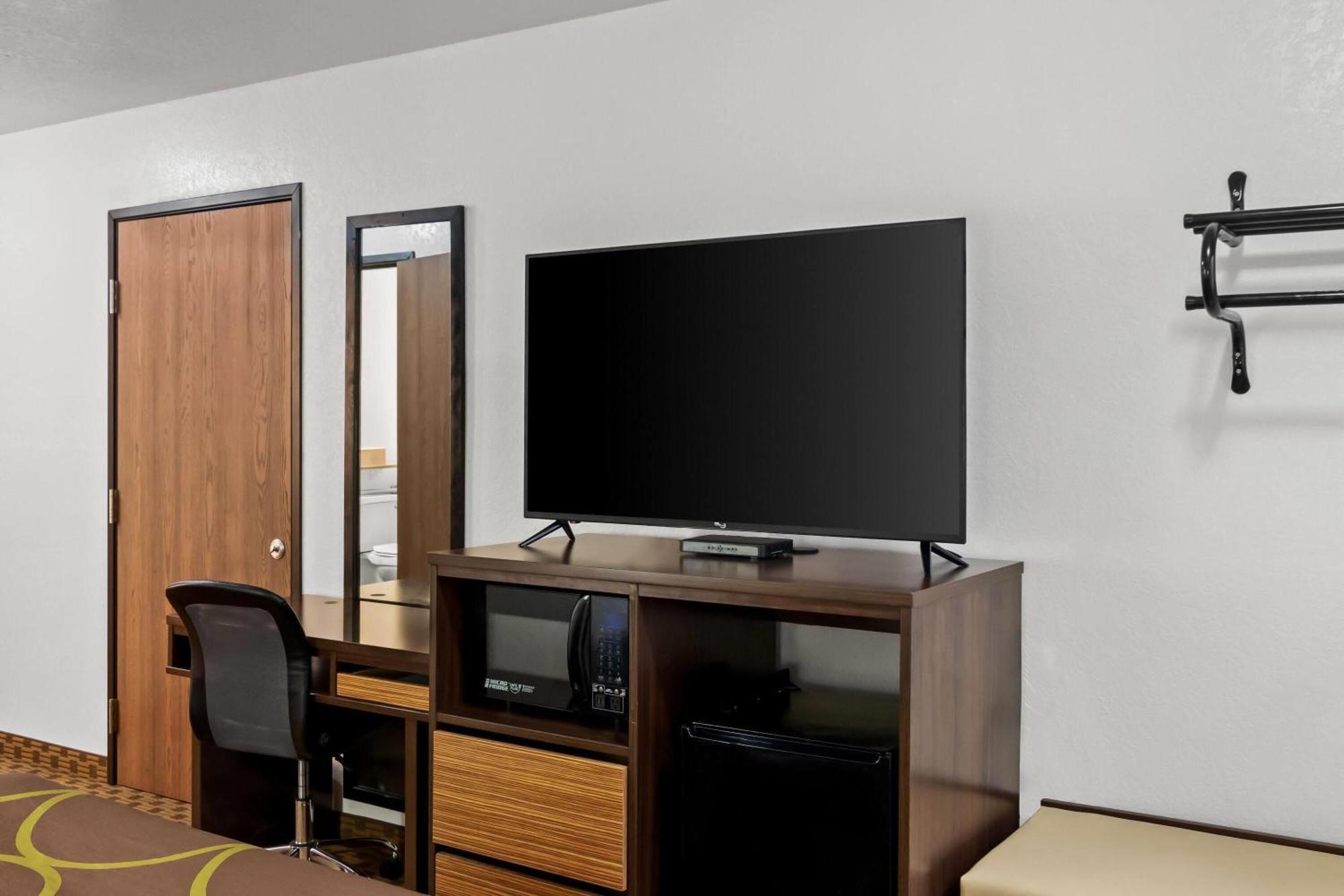 Super 8 By Wyndham Santa Rosa Hotel Luaran gambar