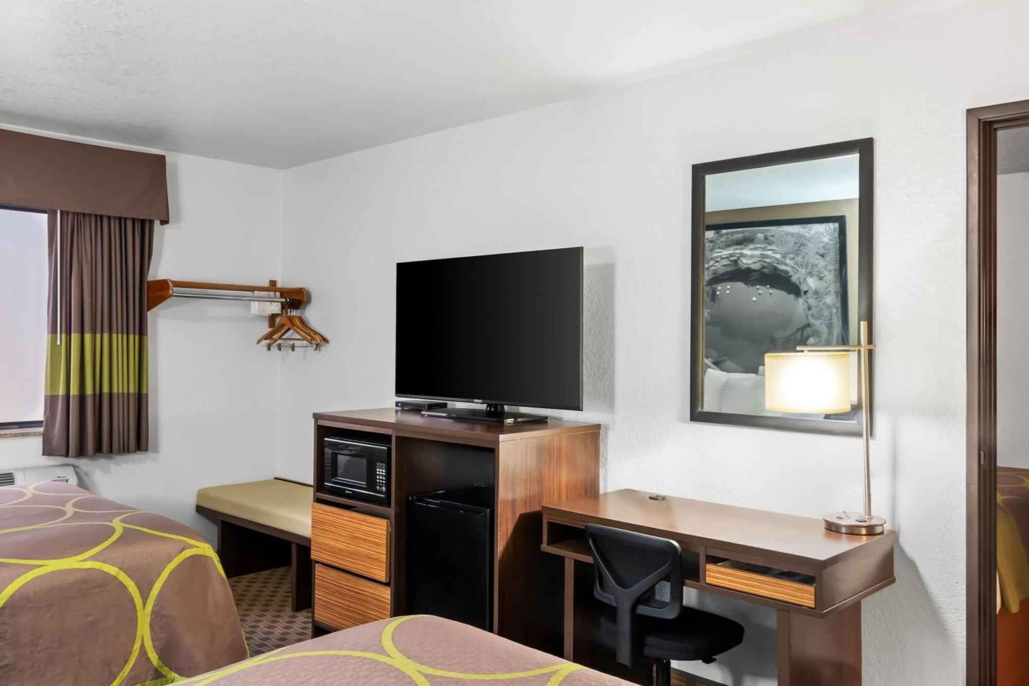 Super 8 By Wyndham Santa Rosa Hotel Luaran gambar