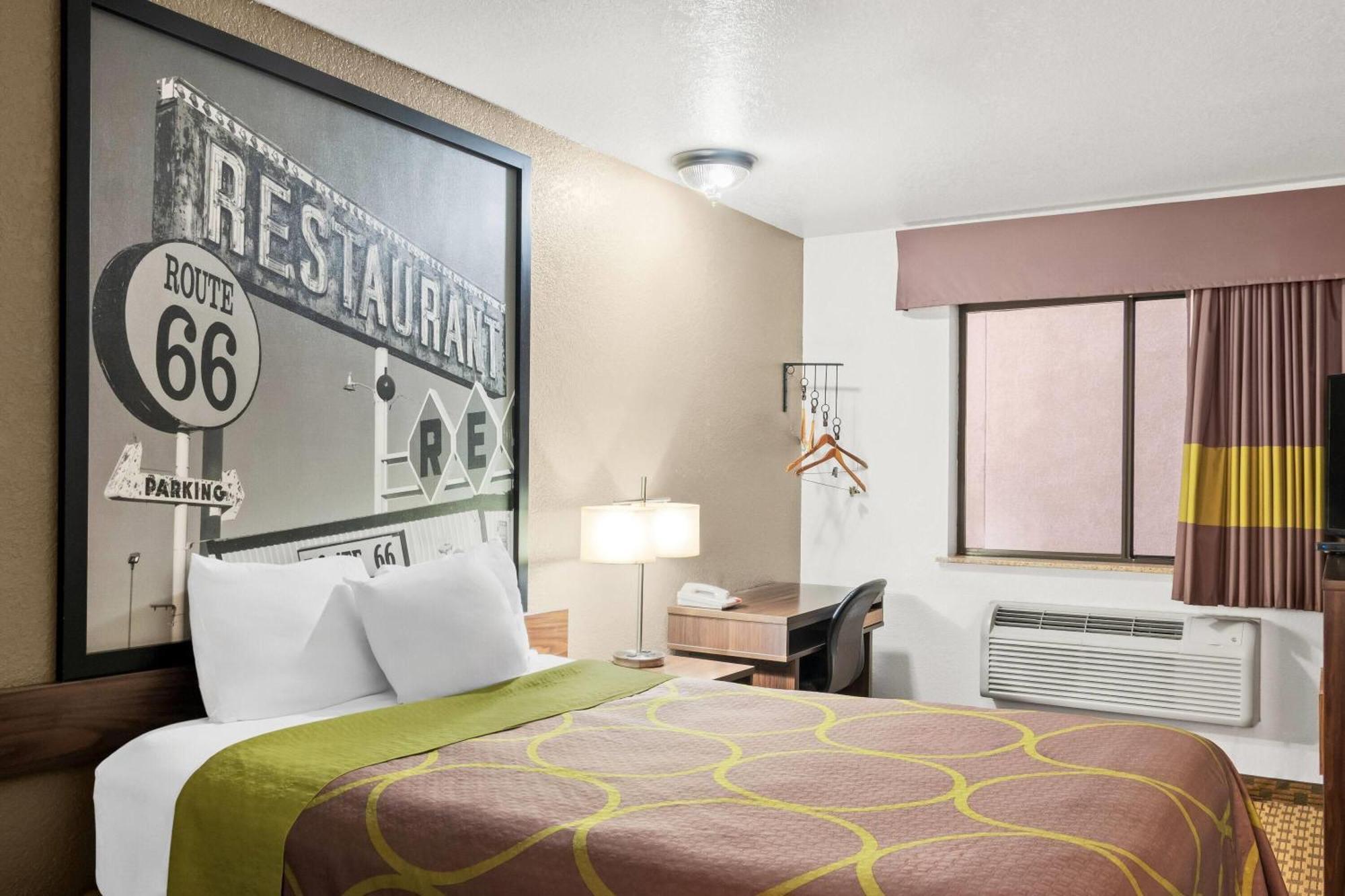 Super 8 By Wyndham Santa Rosa Hotel Luaran gambar